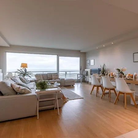 Beautiful 3 Bedroom With Sea-view In Apartmán Knokke-Heist