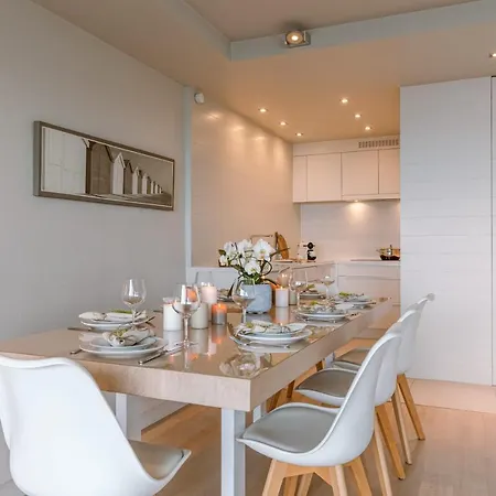 Beautiful 3 Bedroom With Sea-view In Apartmán Knokke-Heist